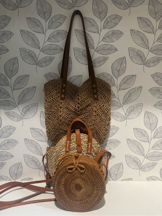 Handbags - Lot of boho/wicker style handbags